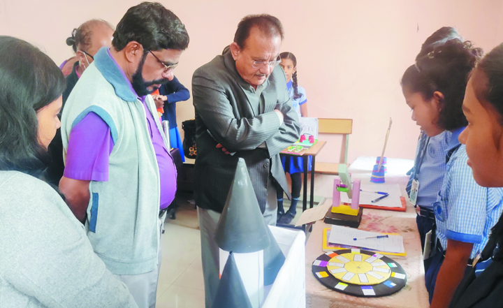 संत थॉमस स्कूल में विज्ञान एवं गणित प्रदर्शनी