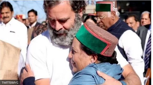 वीरभद्र की पत्नी प्रतिभा सिंह क्यों नहीं बनीं मुख्यमंत्री