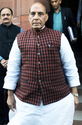 भारत और चीन की सेना में झड़प पर रक्षा मंत्री राजनाथ सिंह सदन में देंगे बयान भारत और चीन की सेना में झड़प पर रक्षा मंत्री राजनाथ सिंह सदन में देंगे बयान