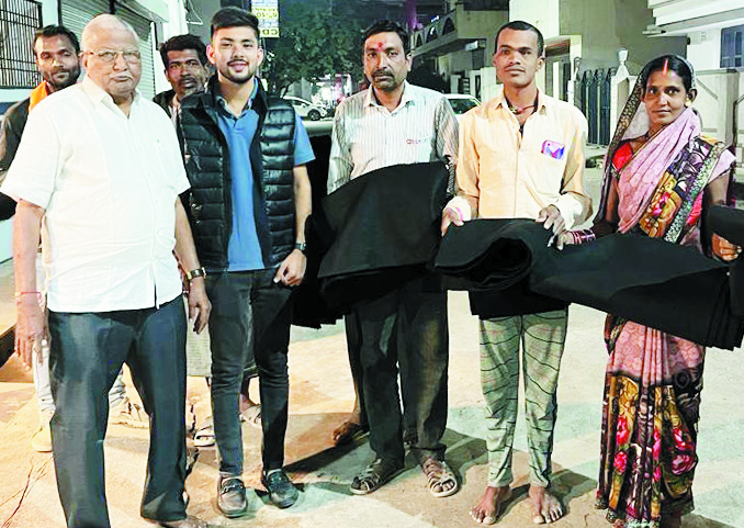 महावीर इंटरनेशनल रायपुर मेन द्वारा जरूरतमंदों को कंबल वितरण