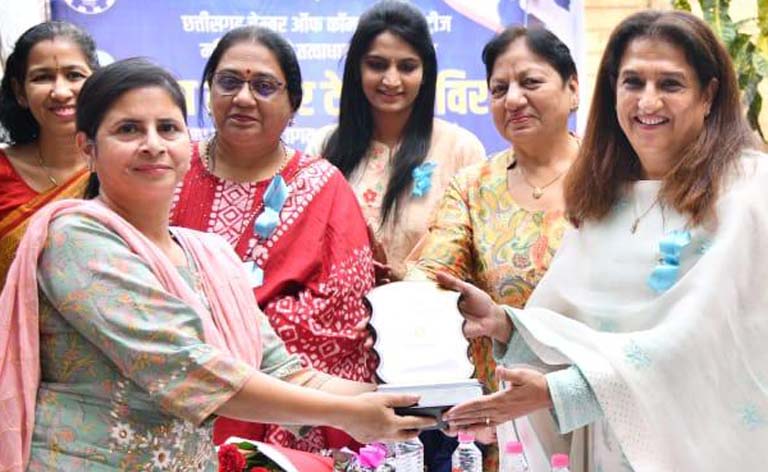 महिला चेंबर-कंवर नर्सिंग होम द्वारा सर्वाइकल कैंसर जागरूकता शिविर