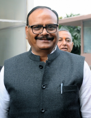 उपमुख्यमंत्री ने मरीजों से बदसलूकी करने वालों को दी कार्रवाई की चेतावनी