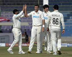 पाक के 438 रन के जवाब में न्यूजीलैंड की दमदार शुरूआत