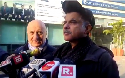 ऋषभ पंत से मिलने पहुंचे अभिनेता अनिल कपूर व अनुपम खेर