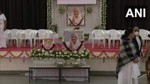 वड़नगर में हीराबेन की श्रद्धांजलि सभा में बड़ी संख्या में लोग शामिल हुए