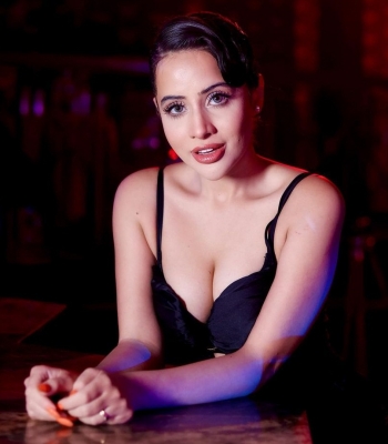 उर्फी पर 'नग्नता में लिप्त होने' का आरोप, बचाव में किया पलटवार