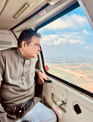 नितिन गडकरी ने बेंगलुरु-चेन्नई एक्सप्रेसवे की प्रगति का लिया जायजा