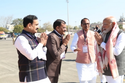 प्रवासी दिवस सम्मेलन में हिस्सा लेने पीएम मोदी इंदौर पहुंचे