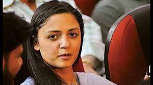 दिल्ली के उपराज्यपाल ने सेना पर विवादास्पद ट्वीट के लिए शेहला राशिद पर मुकदमा चलाने की मंजूरी दी