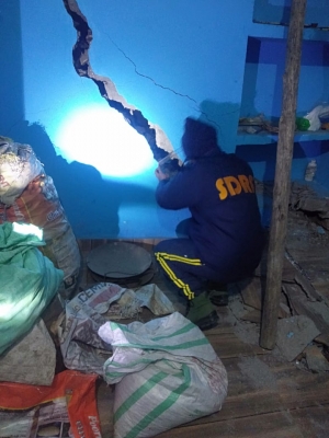 अलीगढ़ : घरों में आई दरारें, नगर निगम करेगी जांच