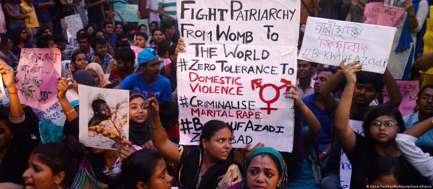 पत्नी के इनकार पर भी सेक्स करने वाला पति रेपिस्ट माना जाएगा? पत्नी के इनकार पर भी सेक्स करने वाला पति रेपिस्ट माना जाएगा?