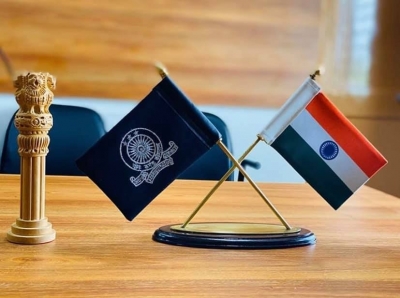 तेलंगाना के अधिकारी महिला आईएएस अफसर के घर में घुसा तेलंगाना के अधिकारी महिला आईएएस अफसर के घर में घुसा