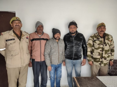 बेटे के साथ मिलकर बाप ने अपनी गर्लफ्रेंड की हत्या की, गिरफ्तार बेटे के साथ मिलकर बाप ने अपनी गर्लफ्रेंड की हत्या की, गिरफ्तार