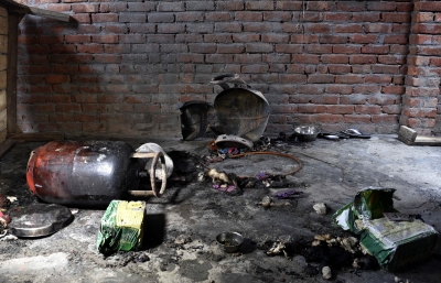 तेलंगाना में गैस सिलेंडर फटने से दो की मौत तेलंगाना में गैस सिलेंडर फटने से दो की मौत