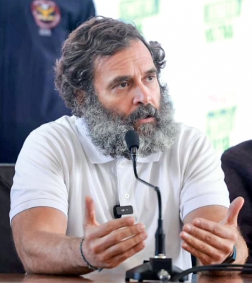 राहुल गांधी ने जम्मू-कश्मीर प्रशासन पर सुरक्षा में चूक का लगाया आरोप