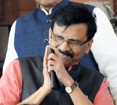 संजय राउत ने नए सहयोगी प्रकाश अंबेडकर से कहा, अपनी भाषा पर ध्यान दें संजय राउत ने नए सहयोगी प्रकाश अंबेडकर से कहा, अपनी भाषा पर ध्यान दें