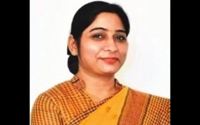 स्वामी प्रसाद मौर्य की सांसद बेटी ने विवादों से किया किनारा स्वामी प्रसाद मौर्य की सांसद बेटी ने विवादों से किया किनारा