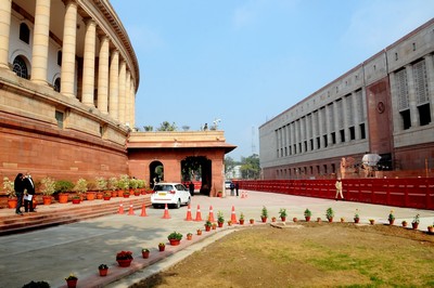 अदाणी-हिंडनबर्ग मुद्दे पर संसद में हंगामा, कार्यवाही 2 बजे तक स्थगित अदाणी-हिंडनबर्ग मुद्दे पर संसद में हंगामा, कार्यवाही 2 बजे तक स्थगित