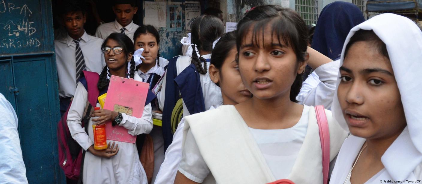 असम में बाल विवाह के खिलाफ अभियान से विवाद बढ़ा असम में बाल विवाह के खिलाफ अभियान से विवाद बढ़ा