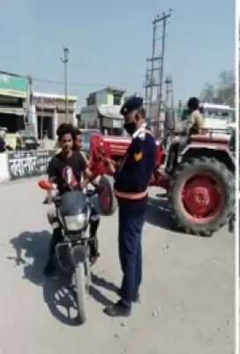 गाजियाबाद में स्कूटी-बाइक चला रहे नाबालिगों पर कार्रवाई, 91 वाहन सीज