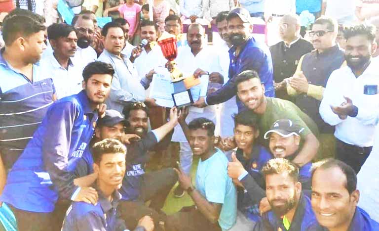 क्रिकेट : बादशाह एकादश की टीम बनी विजेता
