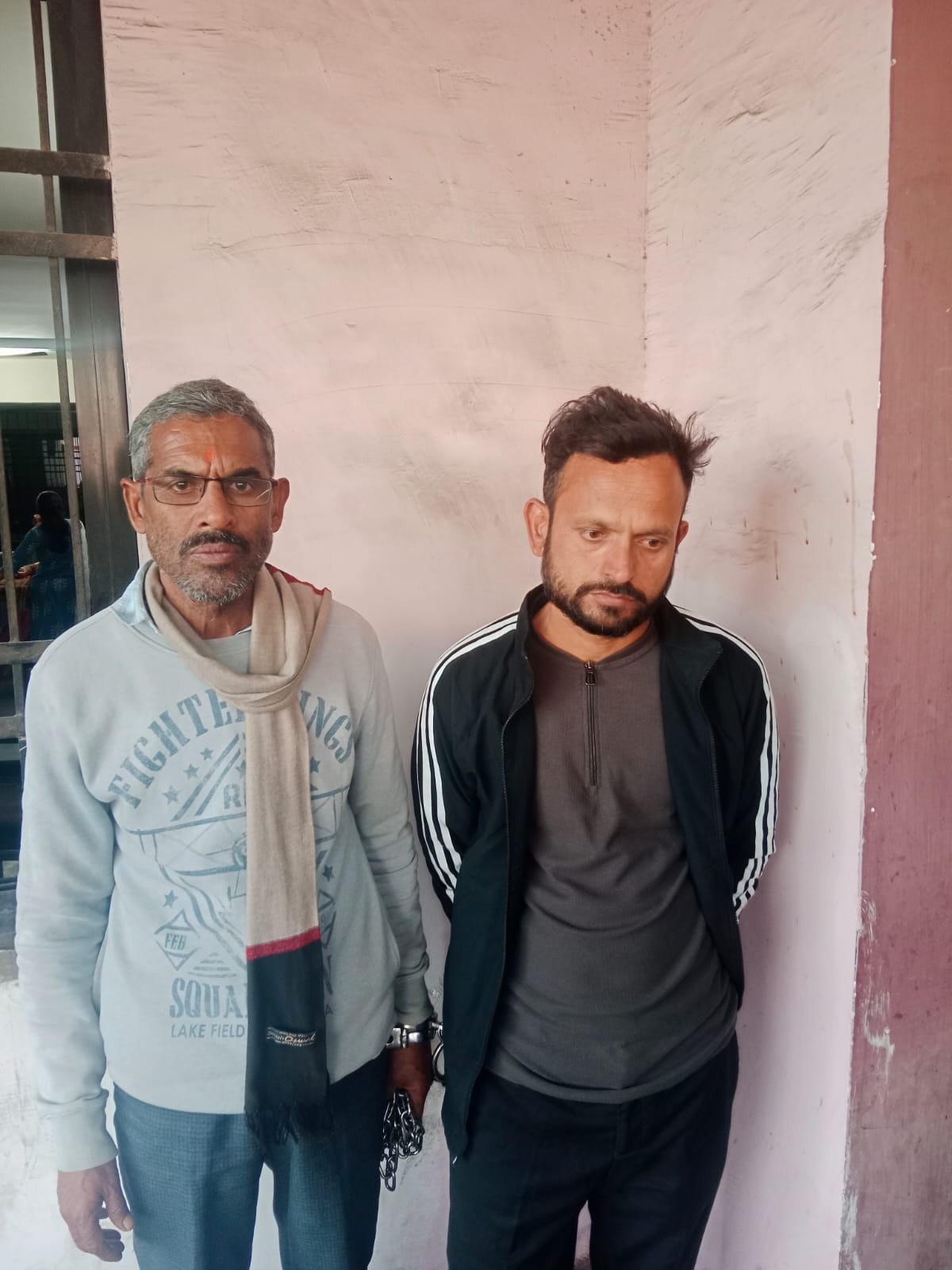 साईं प्रकाश चिटफंड कंपनी का एक डायरेक्टर रायपुर लाया गया साईं प्रकाश चिटफंड कंपनी का एक डायरेक्टर रायपुर लाया गया