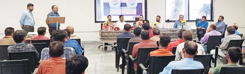 क.रा.बी. निगम द्वारा हितलाभों एवं योजना पर महिंद्रा स्पंज एंड पॉवर लि. में सेमीनार