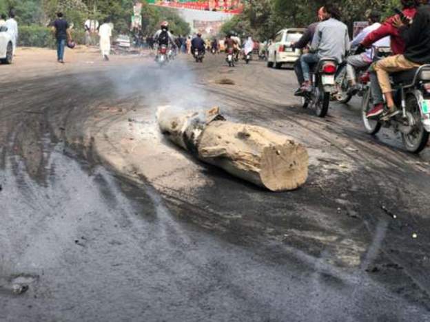 इमरान ख़ान के गिरफ़्तारी अभियान में लाशें नहीं गिराना चाहते: पंजाब के कार्यवाहक सूचना मंत्री आमिर मीर इमरान ख़ान के गिरफ़्तारी अभियान में लाशें नहीं गिराना चाहते: पंजाब के कार्यवाहक सूचना मंत्री आमिर मीर