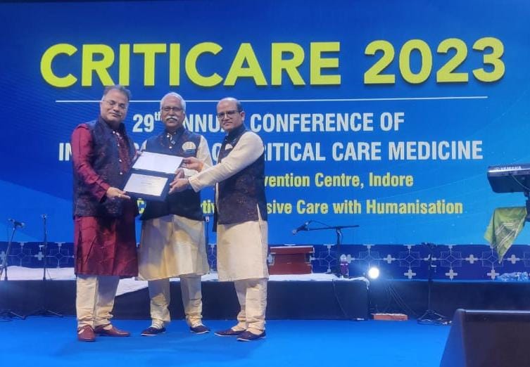 डा.सिन्हा रेजिडेंशियल मेडल से सम्मानित डा.सिन्हा रेजिडेंशियल मेडल से सम्मानित
