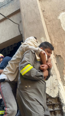 गारमेंट फैक्ट्री में आग, 10 लोगों का किया रेस्क्यू