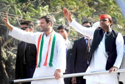 अखिलेश ने किया राहुल का समर्थन अखिलेश ने किया राहुल का समर्थन