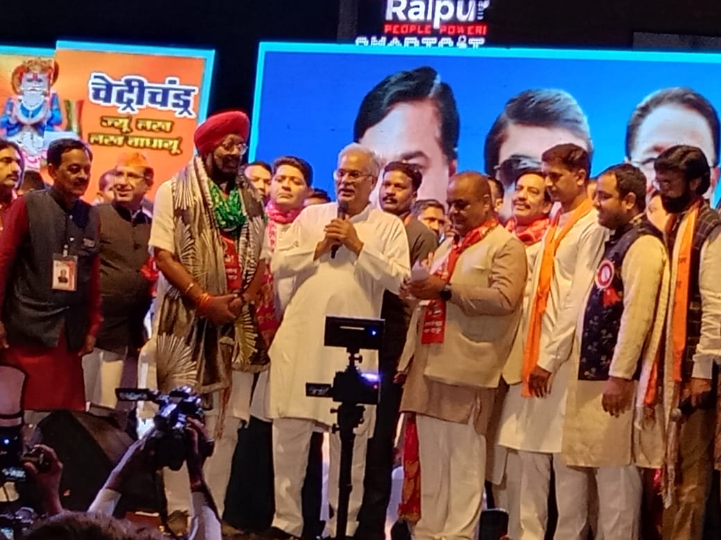चेट्रीचंड पर शोभायात्रा में उमड़ा लोगों का हुजूम
