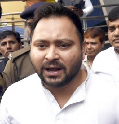 नौकरी के बदले जमीन मामले की सीबीआई जांच में शामिल हुए तेजस्वी यादव