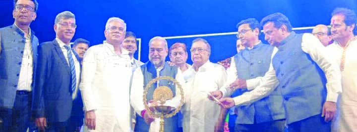 देश और दुनिया जिस गति से आगे बढ़ रहे हैं  उसमें वाहन उद्योग की बड़ी भूमिका-मुख्यमंत्री