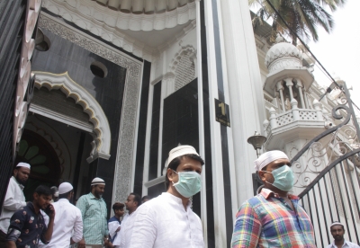 ध्रुवीकरण की राजनीति का शिकार हो रहे मुस्लिम