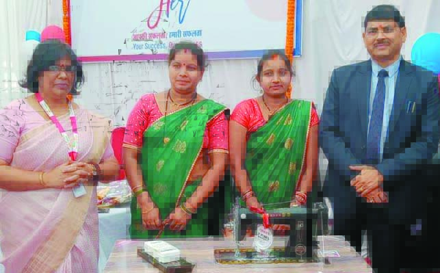 यूनियन बैंक द्वारा स्व सहायता समूहों को सिलाई मशीनों का वितरण  