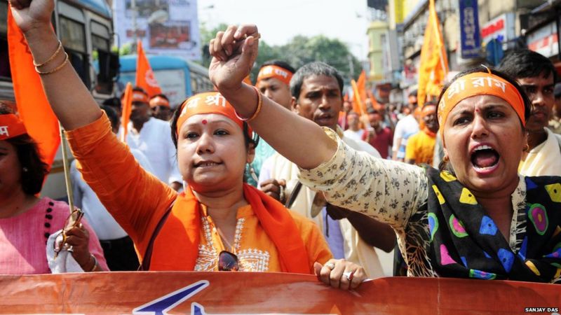 पश्चिम बंगाल में कैसे सियासत का हथियार बन गया है रामनवमी का त्योहार? पश्चिम बंगाल में कैसे सियासत का हथियार बन गया है रामनवमी का त्योहार?