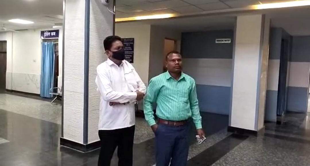 छात्राओं से स्कूल में अश्लील हरकत, प्रधान पाठक गिरफ्तार छात्राओं से स्कूल में अश्लील हरकत, प्रधान पाठक गिरफ्तार