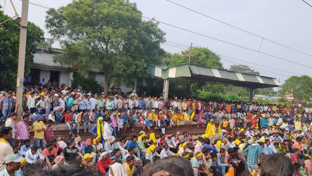 बंगाल में कुर्मी समुदायों के प्रदर्शन से तीसरे दिन 64 ट्रेनें रद्द