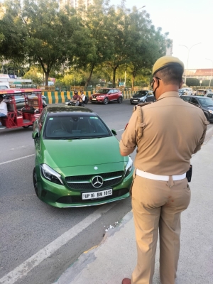 अवैध पार्किंग व अतिक्रमण के खिलाफ अभियान, 1669 का चालान