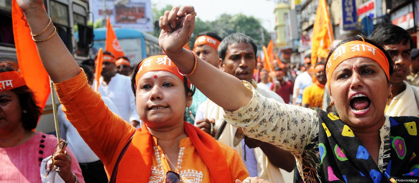 क्यों बढ़ रही है त्योहार पर हिंसा और सियासत?