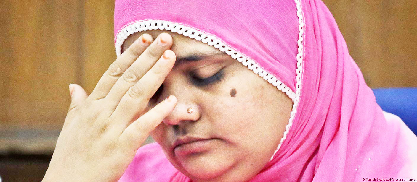 ‘छत्तीसगढ़’ का संपादकीय : बिलकिस बानो के गैंगरेप और 14 कत्लों के मुजरिम क्यों छोड़े, केन्द्र बताने तैयार नहीं! ‘छत्तीसगढ़’ का संपादकीय : बिलकिस बानो के गैंगरेप और 14 कत्लों के मुजरिम क्यों छोड़े, केन्द्र बताने तैयार नहीं!