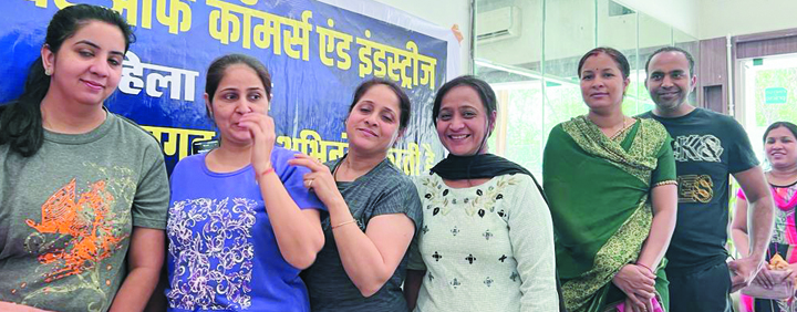 छग महिला चेंबर द्वारा नि:शुल्क रक्तजांच