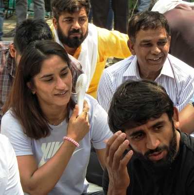 दिल्ली पुलिस ने कुश्ती संघ प्रमुख के खिलाफ पहलवानों के आरोपों की जांच शुरू की