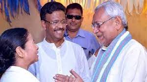 तेजस्वी यादव के साथ कोलकाता पहुंचे नीतीश कुमार, ममता से करेंगे मुलाकात