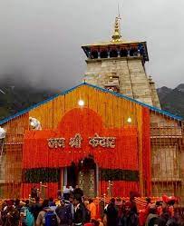 बदरीनाथ धाम के कपाट खुले, हजारों श्रद्धालु बने गवाह