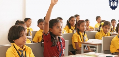 जहां झोपड़ी वहीं बना डाला इंटरनेशनल स्कूल, ऐसा था गांव के बच्चे का जुनून