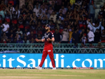 कहासुनी के बाद गंभीर, कोहली पर लगा मैच फीस का 100 प्रतिशत जुर्माना