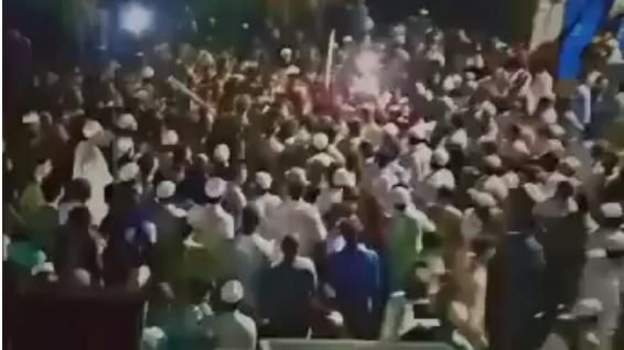 पाकिस्तान में ईशनिंदा के आरोप में मस्जिद के इमाम की पीट-पीट कर हत्या