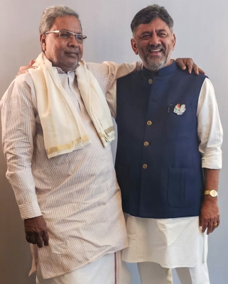 कर्नाटक में सिद्दारमैया व शिवकुमार के मुख्यमंत्री कार्यकाल साझा करने की संभावना कर्नाटक में सिद्दारमैया व शिवकुमार के मुख्यमंत्री कार्यकाल साझा करने की संभावना